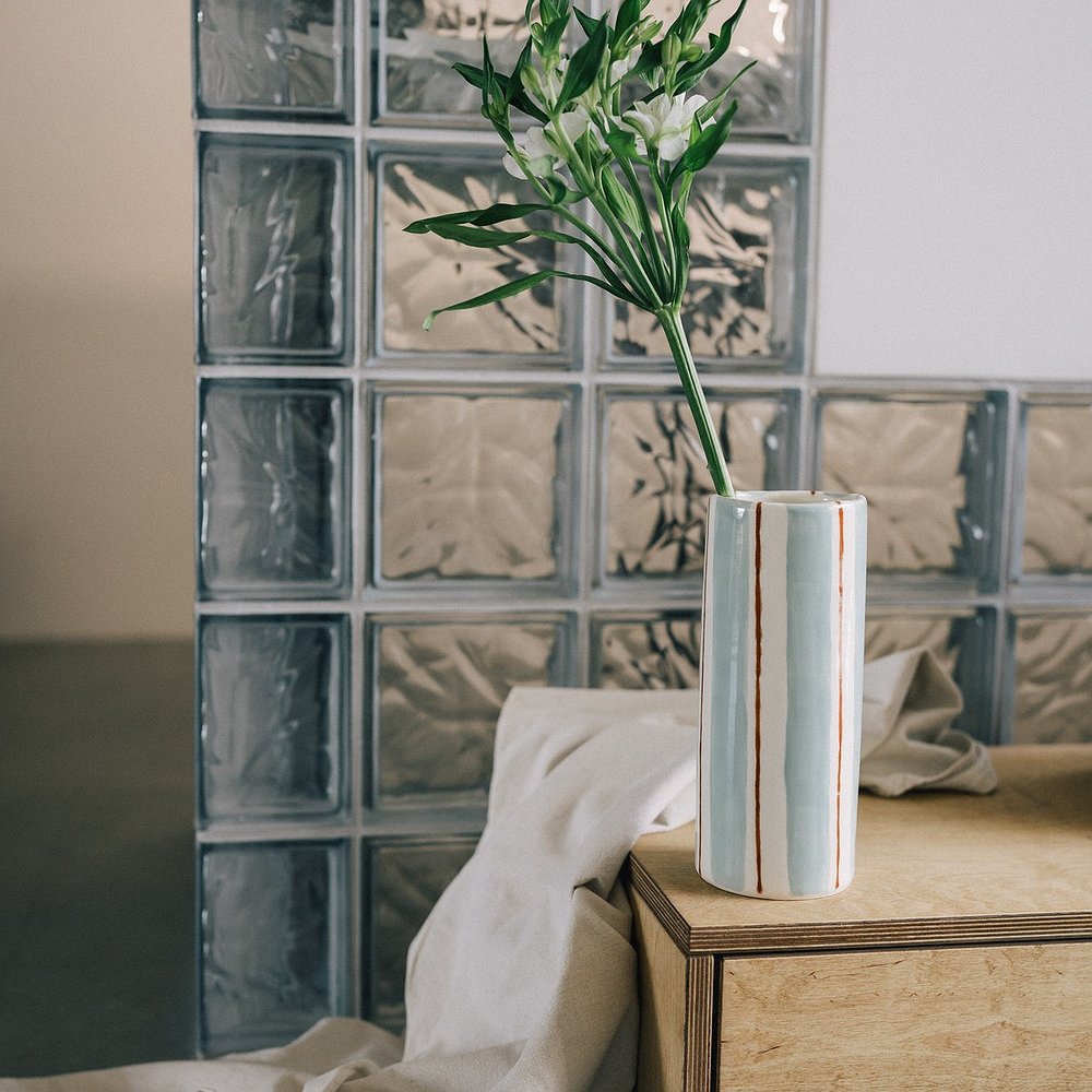 Ваза в полоску