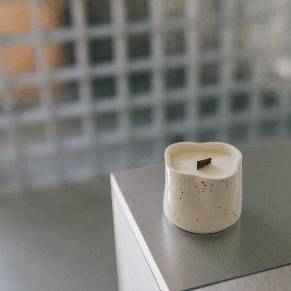 Свеча в мятом стакане