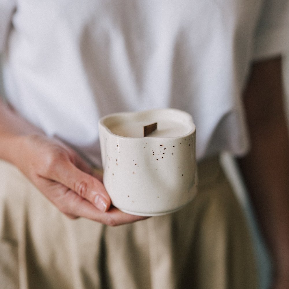 Свеча в мятом стакане