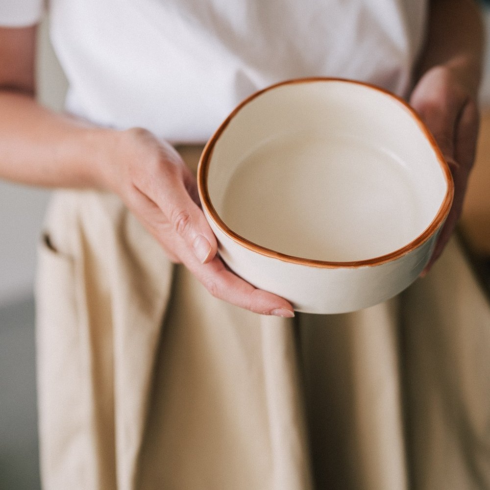 Боул с коричневой каемкой