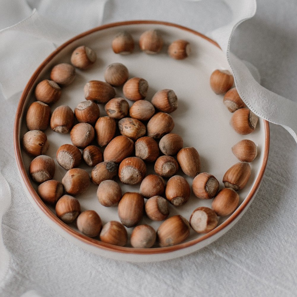 блюдце с коричневым кантом