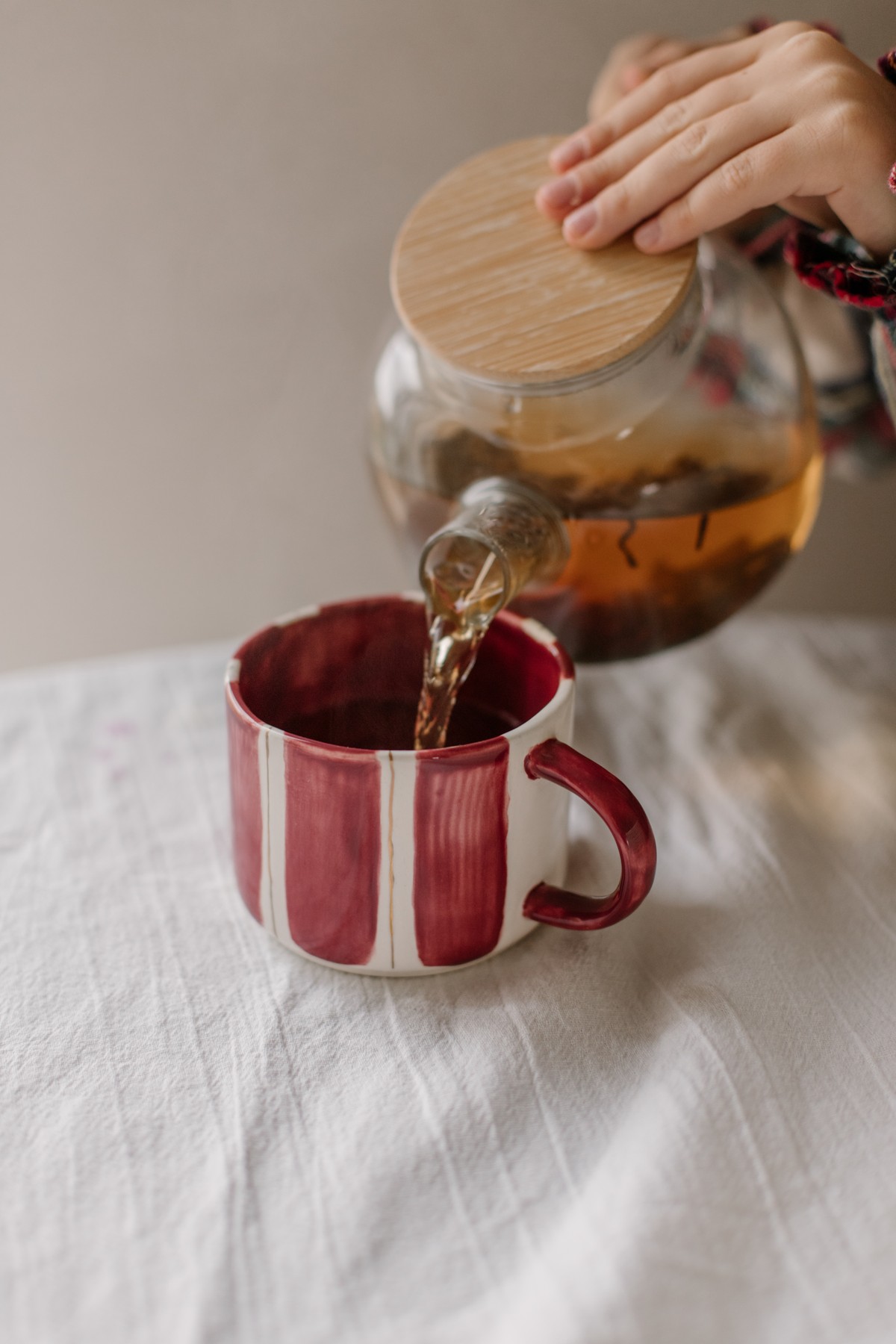 Кружка бургундия с золотом