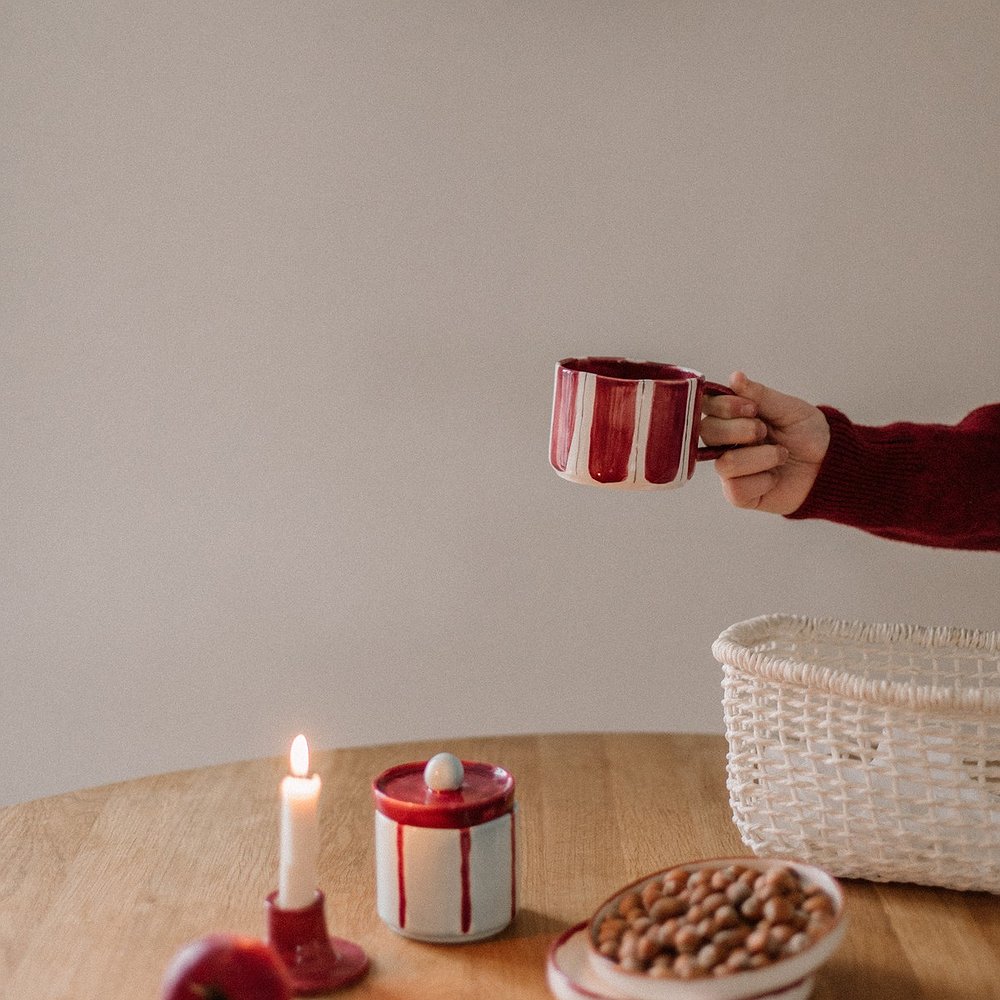 Кружка бургундия с золотом