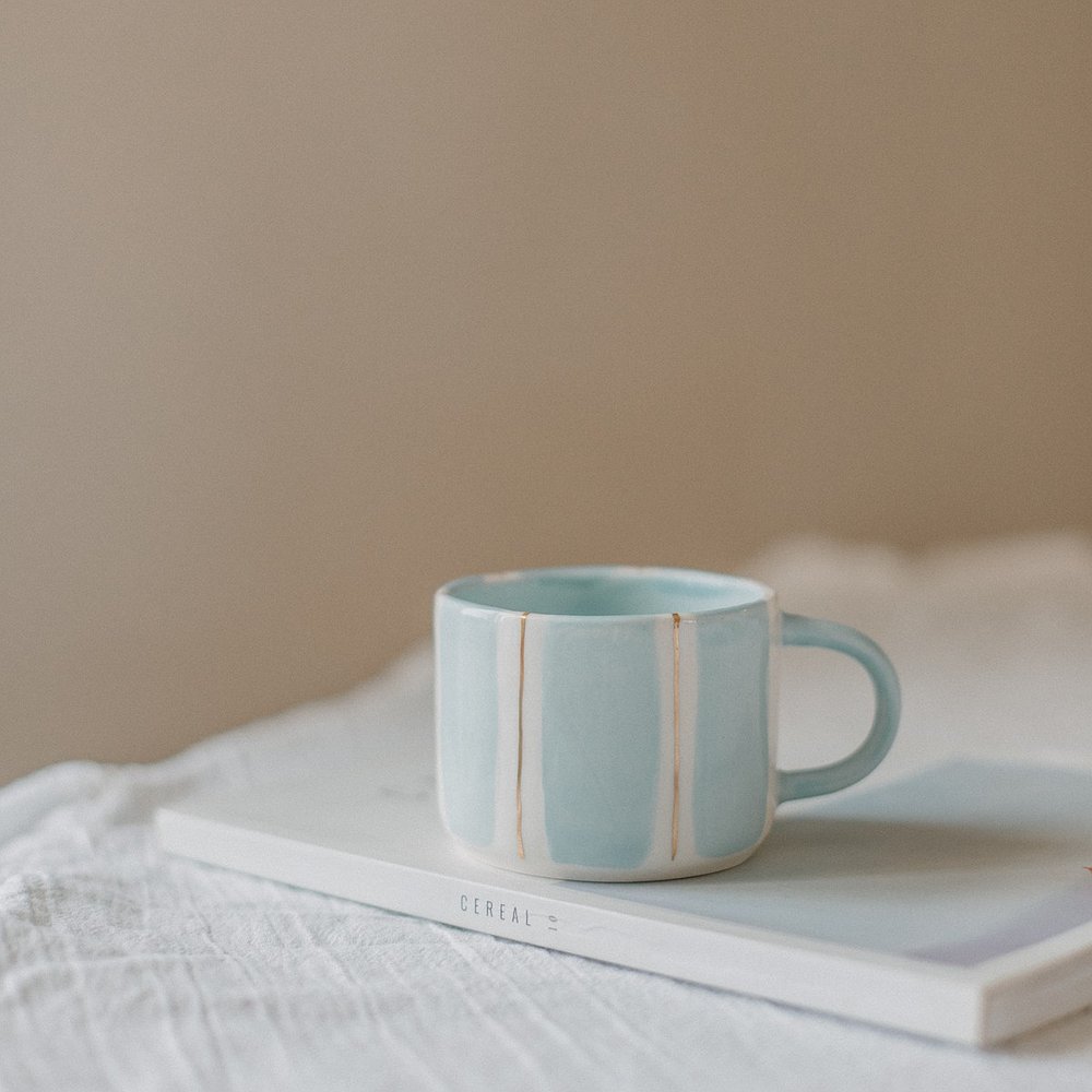 Кружка голубая с золотом